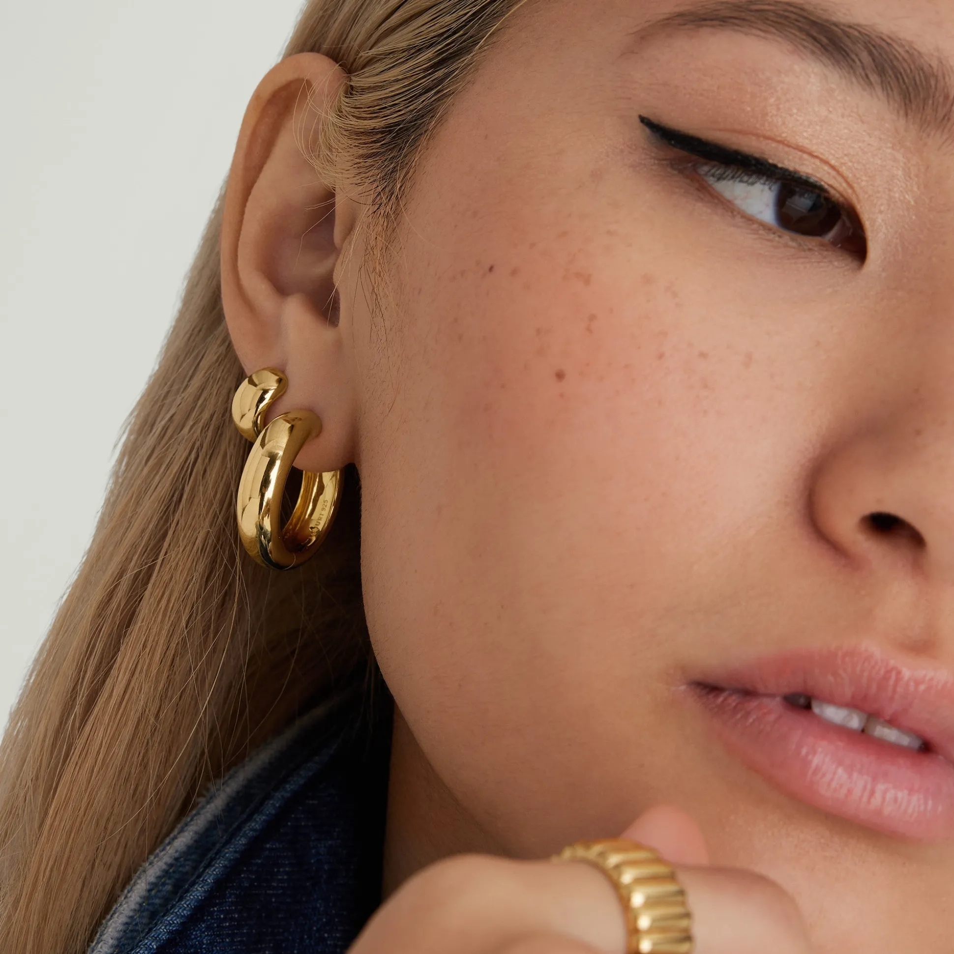 Mejuri Chunky Large Hoops- Hoop Earrings | Earrings