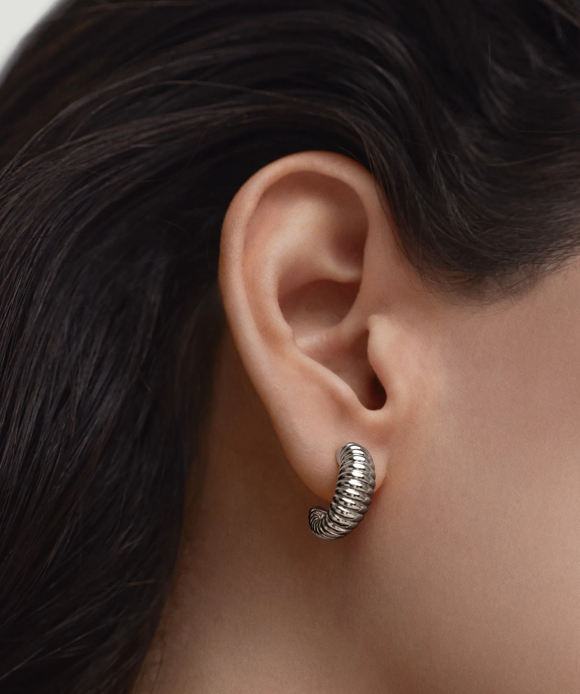 Mejuri Dôme Texture Small Hoops- Hoop Earrings | Earrings