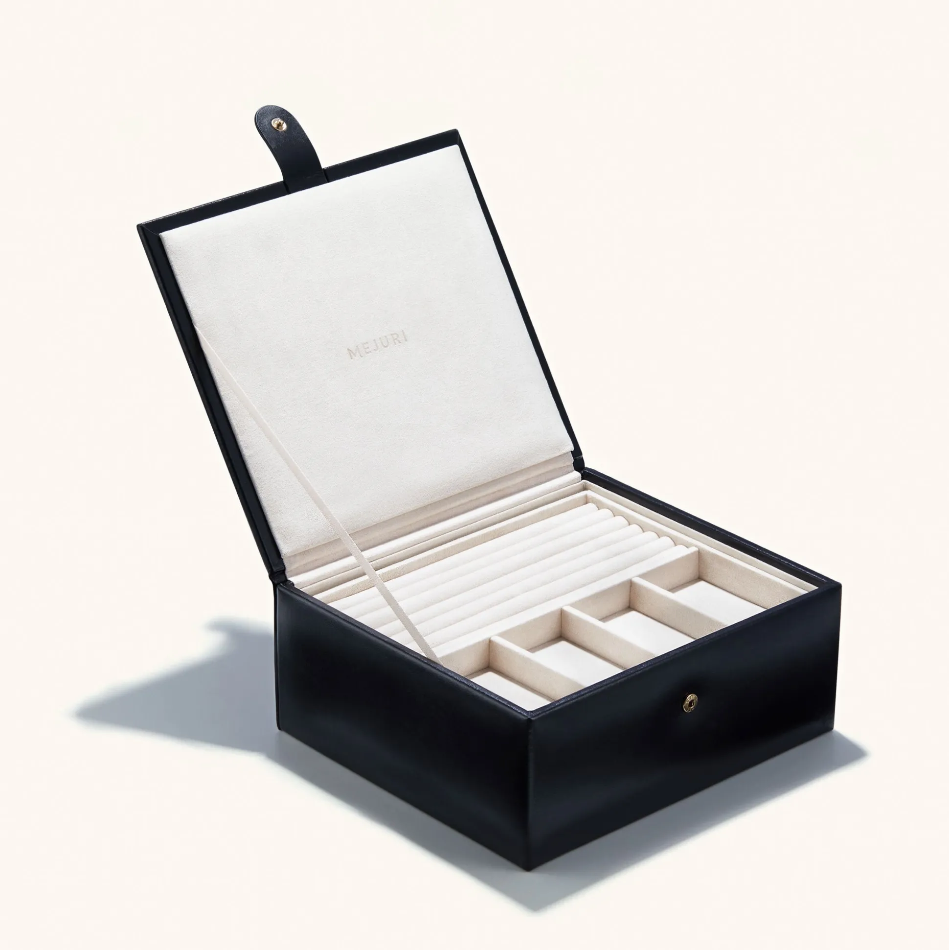 Mejuri Jewelry Box- Lifestyle