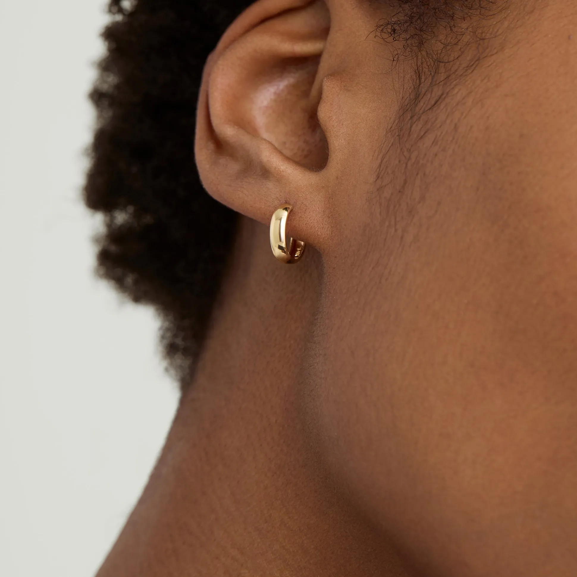 Mejuri Single Bold Huggie Hoop- Single Earrings | Hoop Earrings