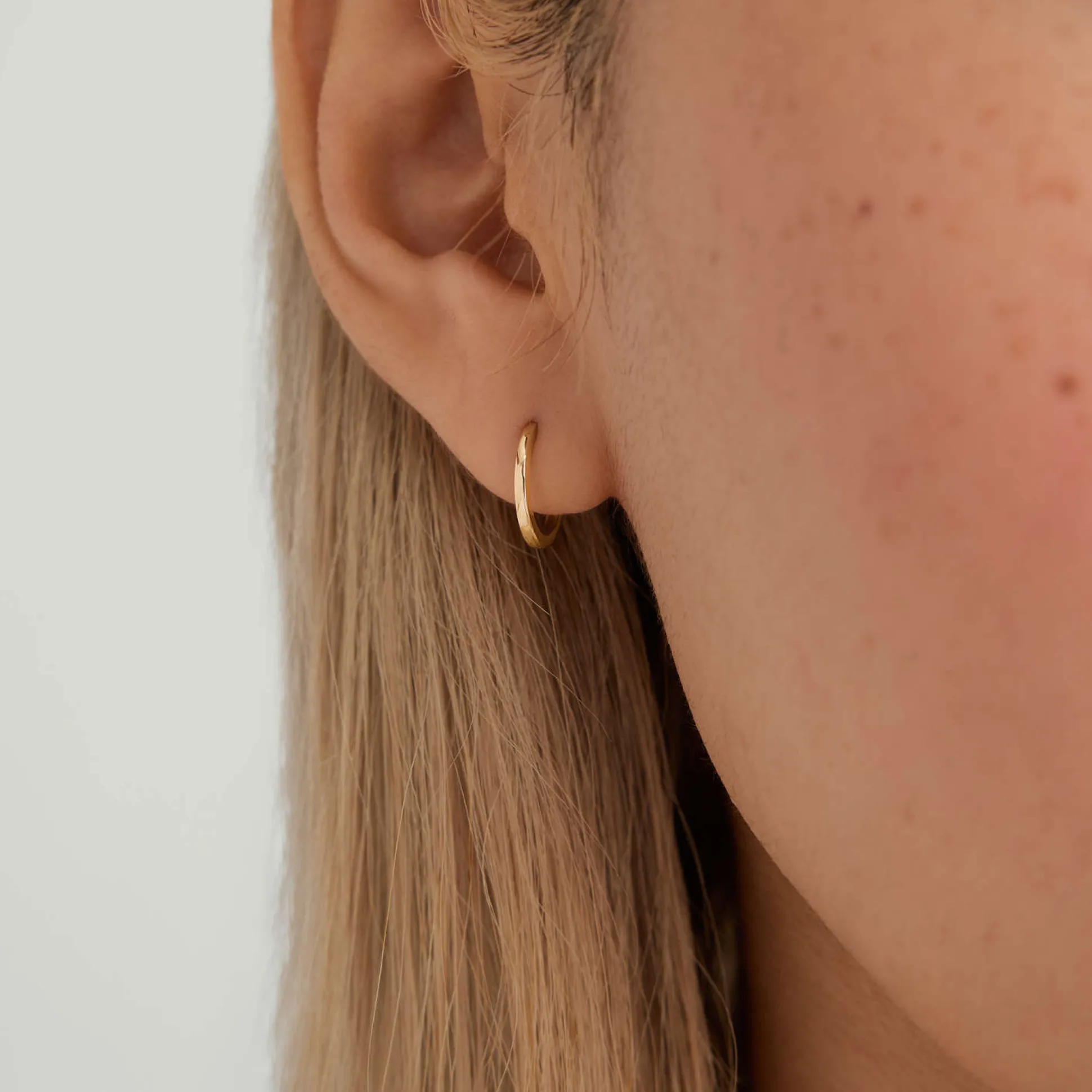 Mejuri Single Easy Huggie Hoop- Single Earrings | Hoop Earrings