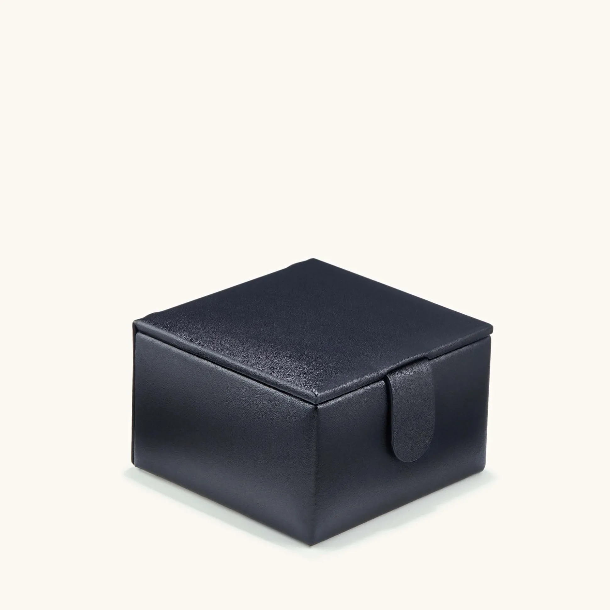 Mejuri Small Jewelry Box- Lifestyle