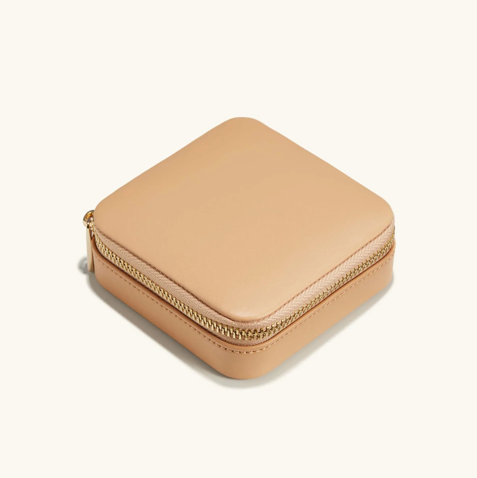 Mejuri Travel Case- Lifestyle