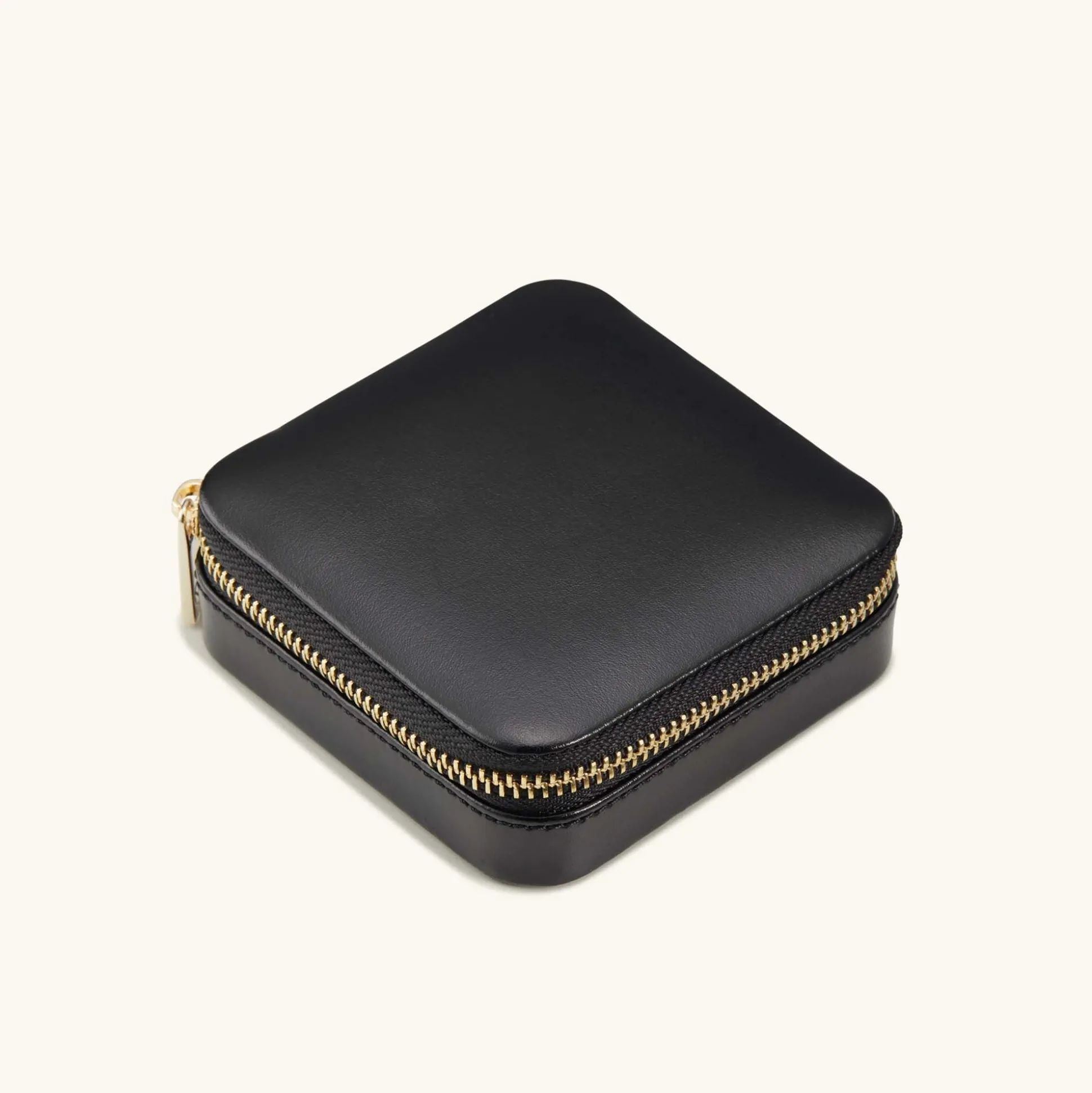 Mejuri Travel Case- Lifestyle